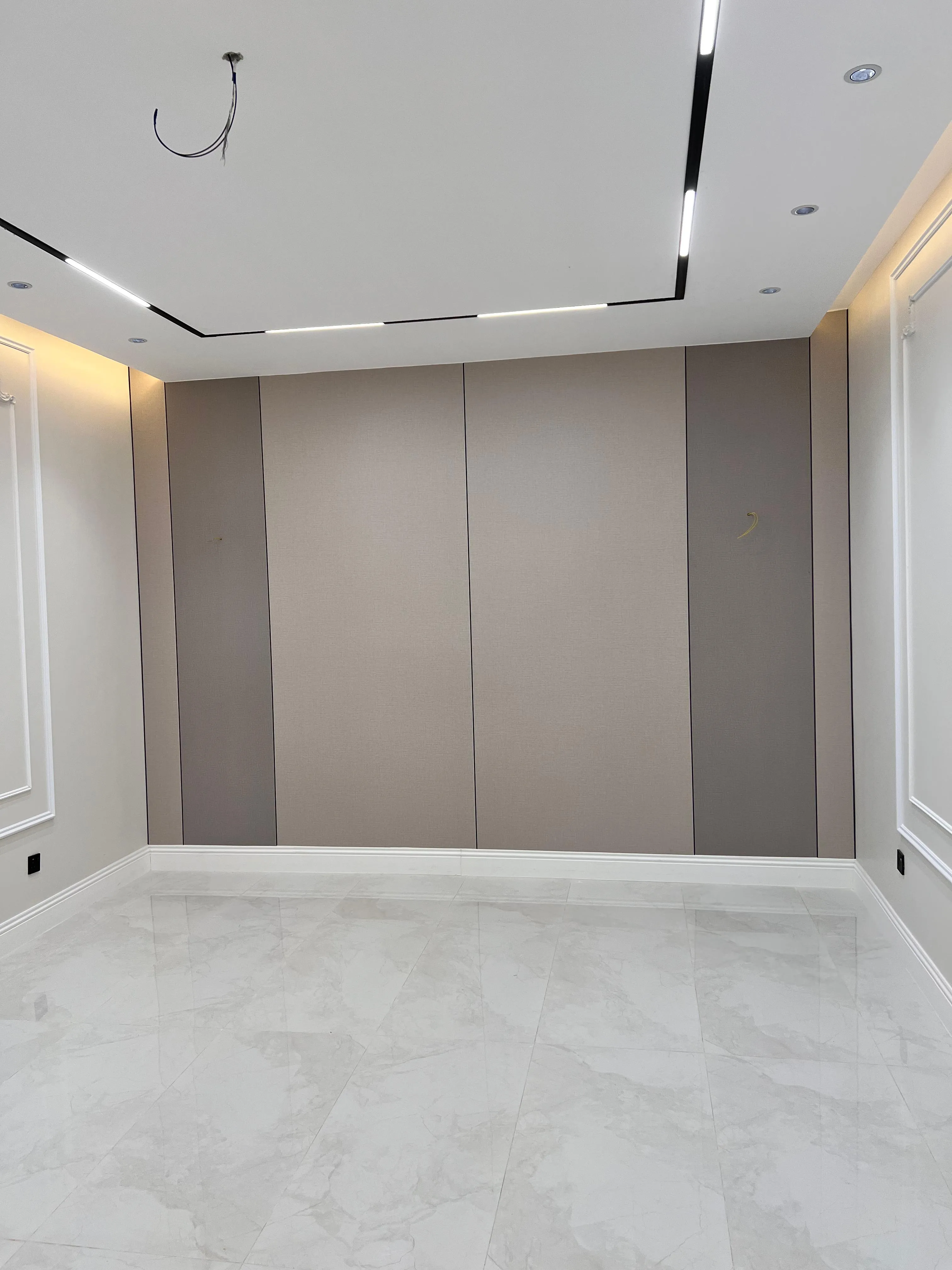 معلم بديل الشيبورد في حي الورود:لتركيب وتصميم ديكورات خشبية