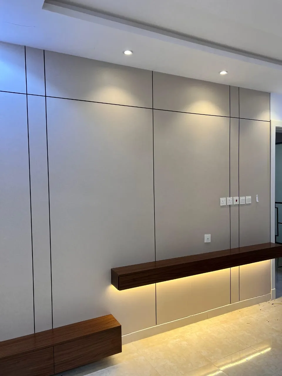 معلم بديل الشيبورد في حي الورود:لتركيب وتصميم ديكورات خشبية