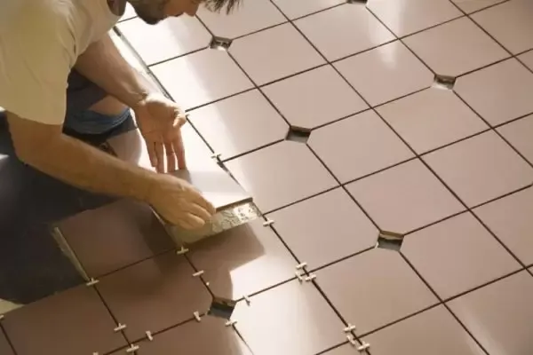 مقاول لياسة وبلاط سراميك في جدة لترميم مبناك القديم