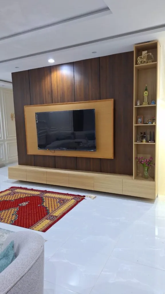 معلم دهانات وديكورات فوم وبديل الشيبورد ودواليب وترميم بجدة 