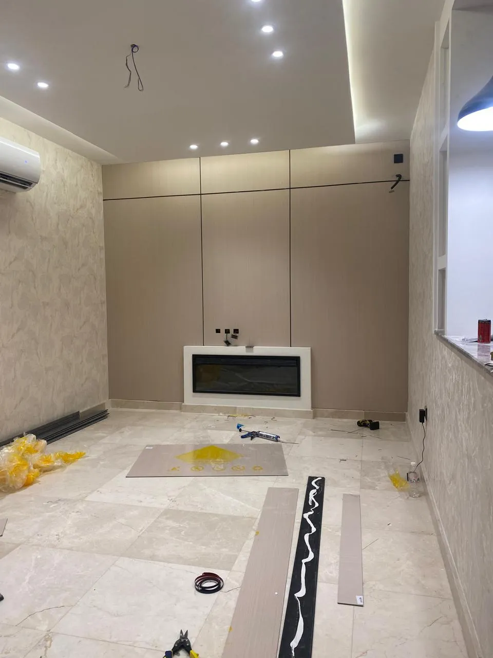 معلم بديل الشيبورد في حي الورود:لتركيب وتصميم ديكورات خشبية