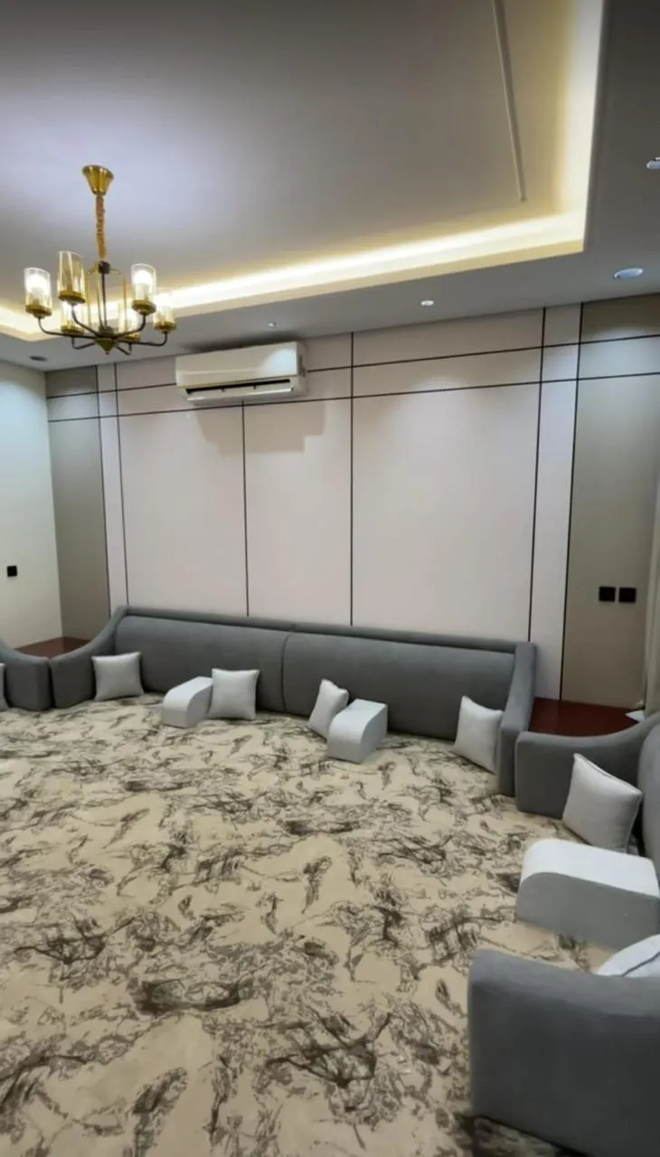 معلم بديل الشيبورد في حي الورود:لتركيب وتصميم ديكورات خشبية