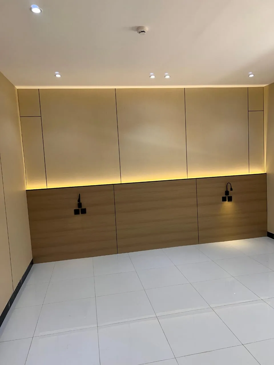 معلم بديل الشيبورد في حي الورود:لتركيب وتصميم ديكورات خشبية