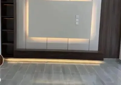 أحدث ديكورات شاشات مودرن بجدة 2026: أفكار مبتكرة تحول منزلك لسينما منزلية